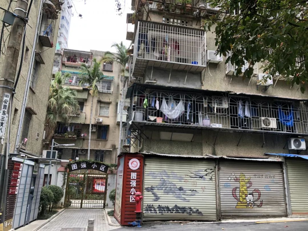 老破小一平10万+！我们走遍厦门18所名校，为你曝光最贵学区房！