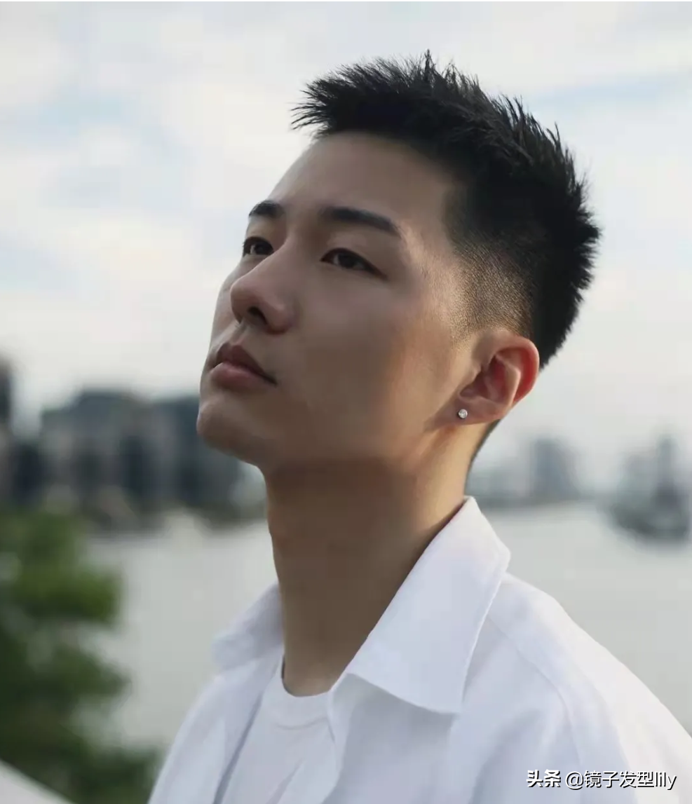 男青年发型(2021极具人气的8种男士发型,帅气有型不落伍,适合大多数