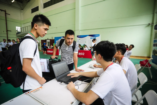 上海理工大学热烈欢迎新生报到，2019录取分数线