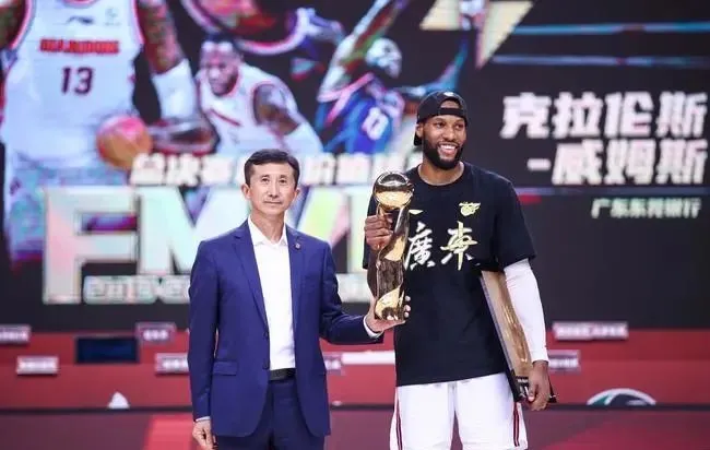 詹姆斯cba为什么那么多人(FMVP，CBA詹姆斯，怎么就成了杜锋的迷弟？)