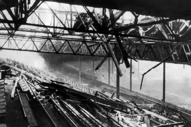 老拉特福德球场为何被曼联选做主场（老特拉福德是如何建成的｜球场的故事（1））