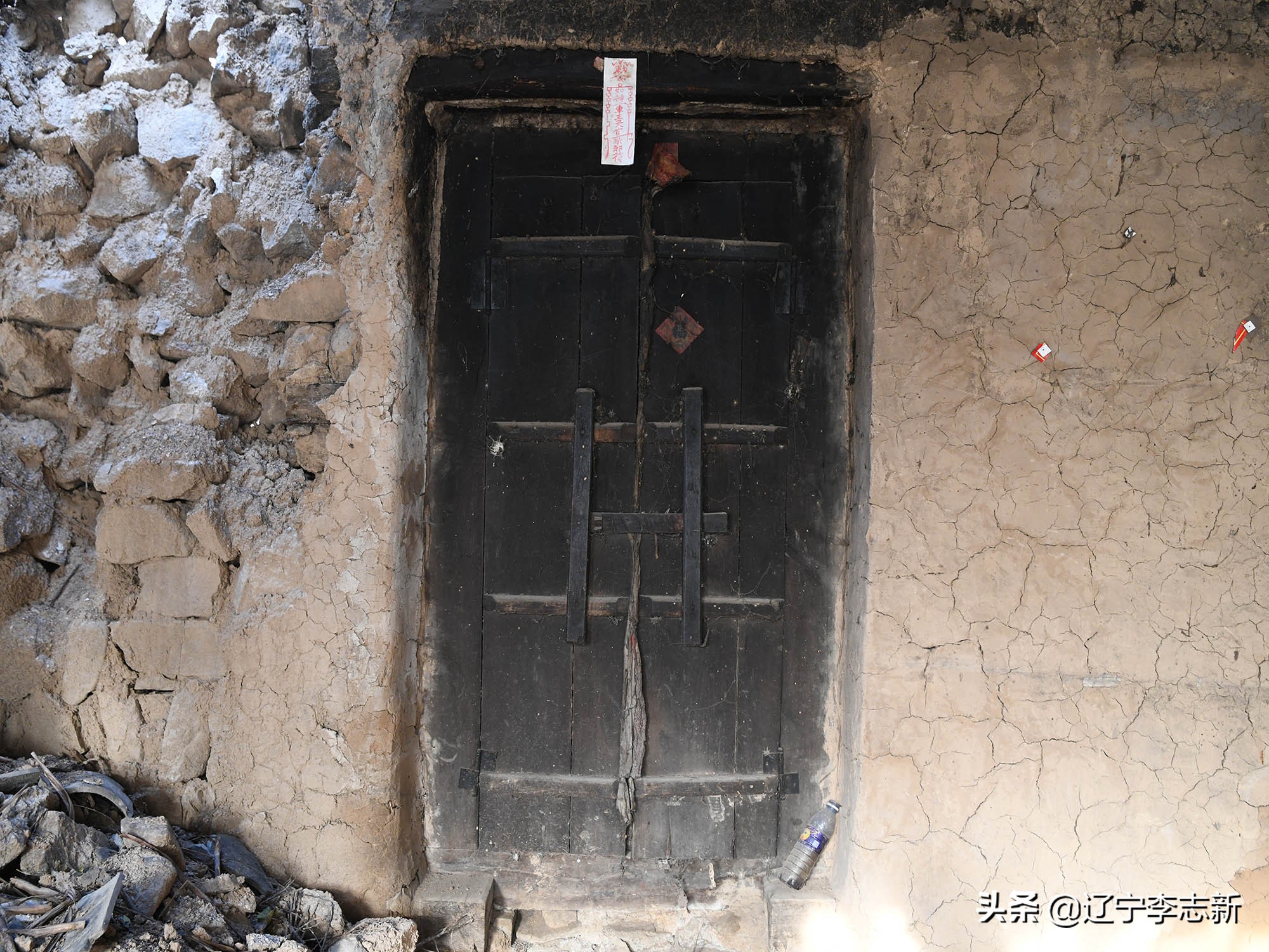 深山老宅，人去屋空，徒留无端揣测