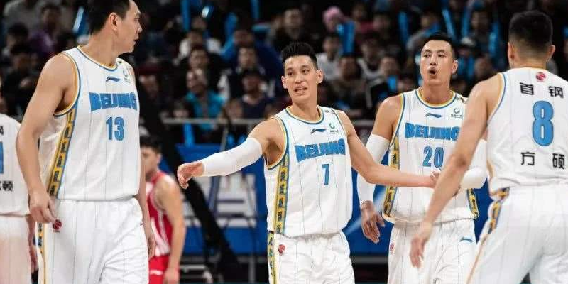 为什么cba培养不出林书豪(为何林书豪宁愿在NBA打替补，也不愿在CBA当老大？2原因)