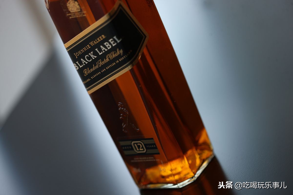 酒吧里常说的“红方、黑方、蓝方”，到底是什么？