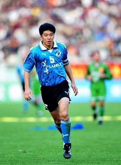 2012年中国足球队名单(中国足球历史最佳的十名中后卫，你最喜欢谁？范志毅入选)