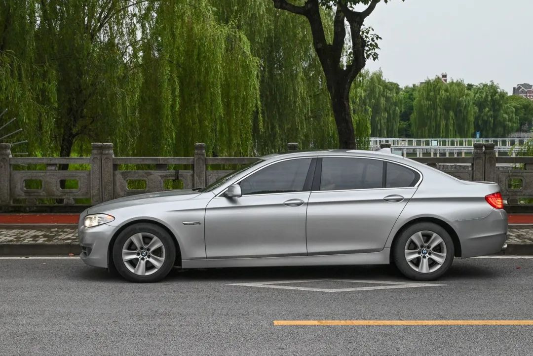 6缸自吸经典5系，年均一万低里程——宝马 528Li