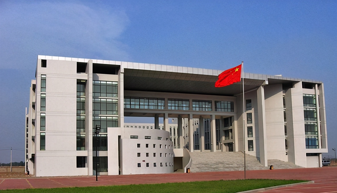 河北省高校排名：分为四个档次，燕大在第二档，第三档有八所高校