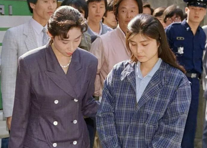 87年女间谍炸客机致百人遇难，被捕后谎称是中国人，后因何被特赦