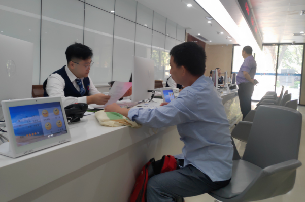 【便民服务】龙岗首个“互联网·无人律所”来啦！法律咨询便利如ATM机取钱