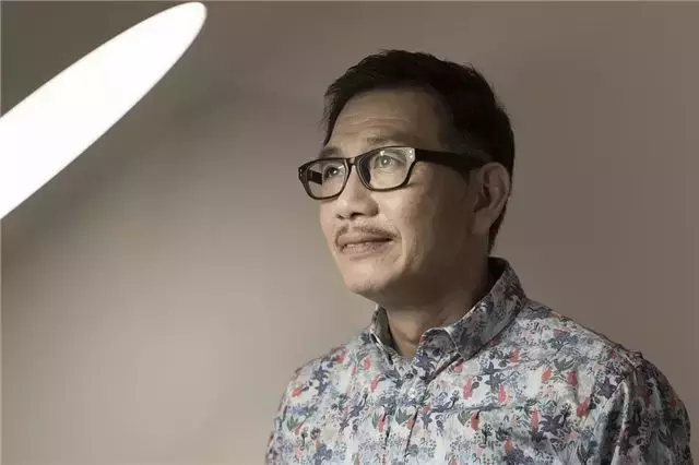 前几天张艺谋荣获最佳导演,徐峥斩获影帝,文牧野喜提最佳新导演,内地