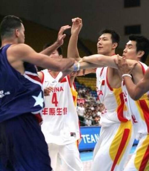 中国男篮打架十大高手（中国男篮历史上打架厉害的球星：巴特尔易建联上榜，第一不可思议）