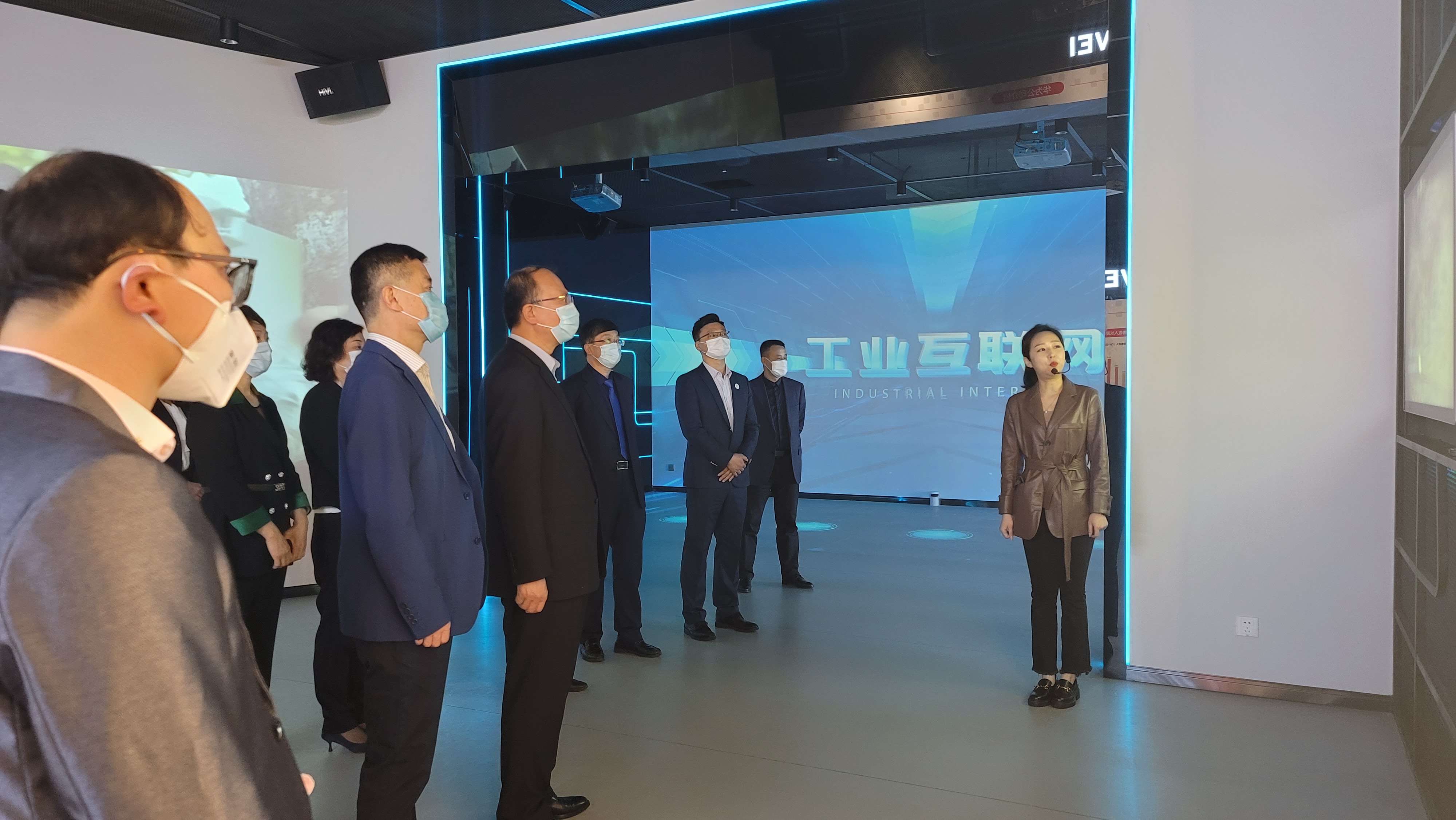 校企合作求共赢，产教融合谋发展