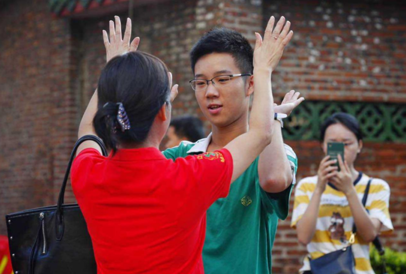 新高考实施第一年，两科老师已经感受到“生存危机”，面临下岗