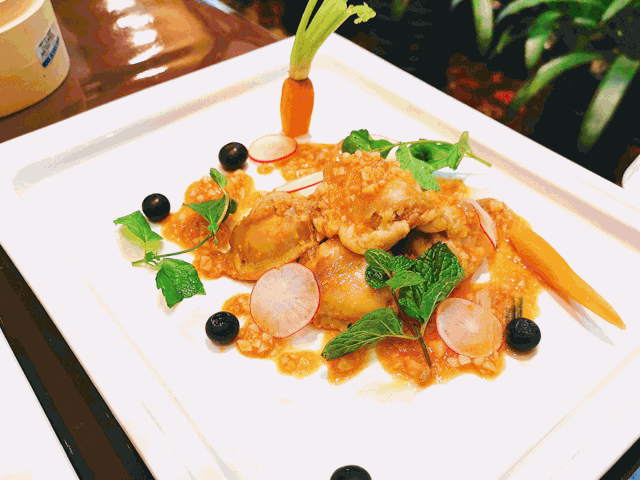 馋哭了！上海学校食堂里深藏不露的特色美食