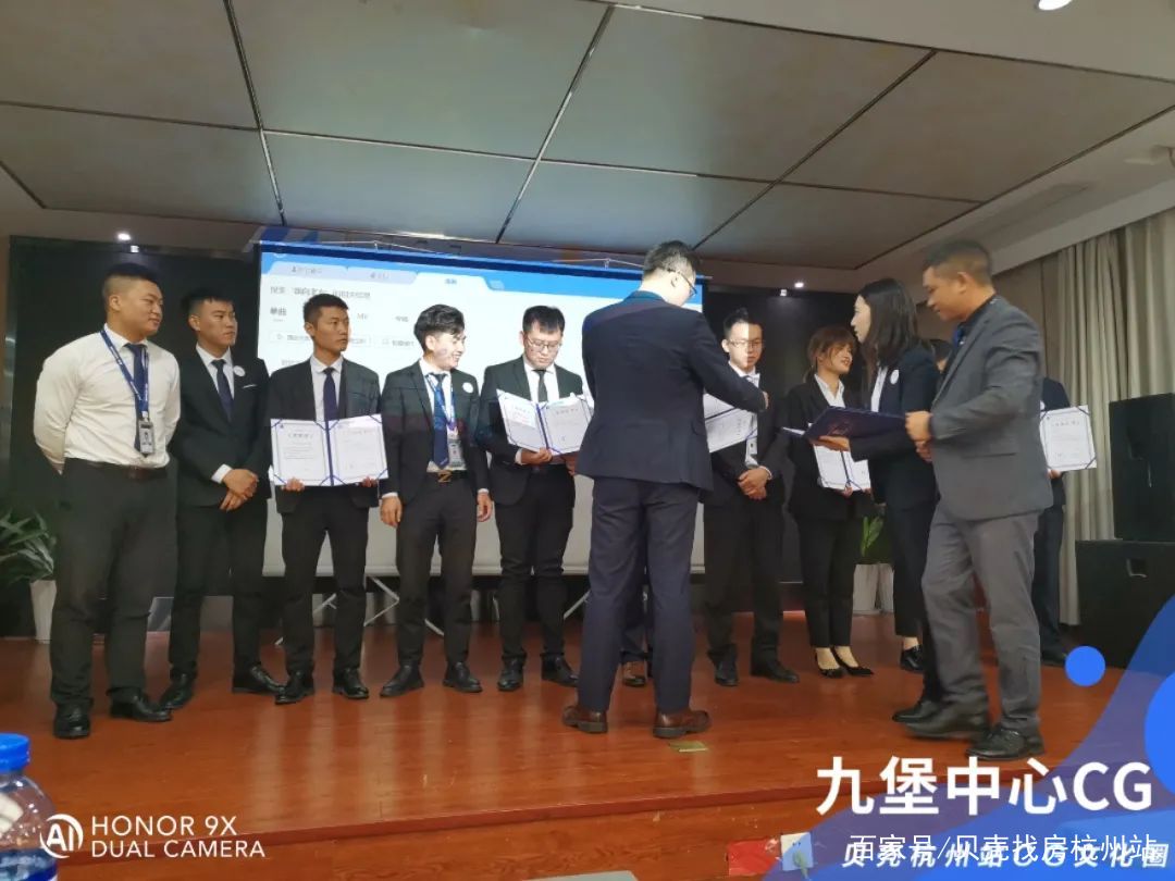 CG——轻奢运动风，让你成为焦点！365天都能穿出街拍效果。