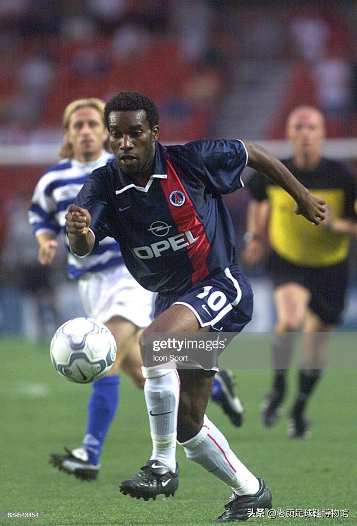 2002年,29岁的奥科查最后一次最后一次参加世界杯,此时他和他的老队友