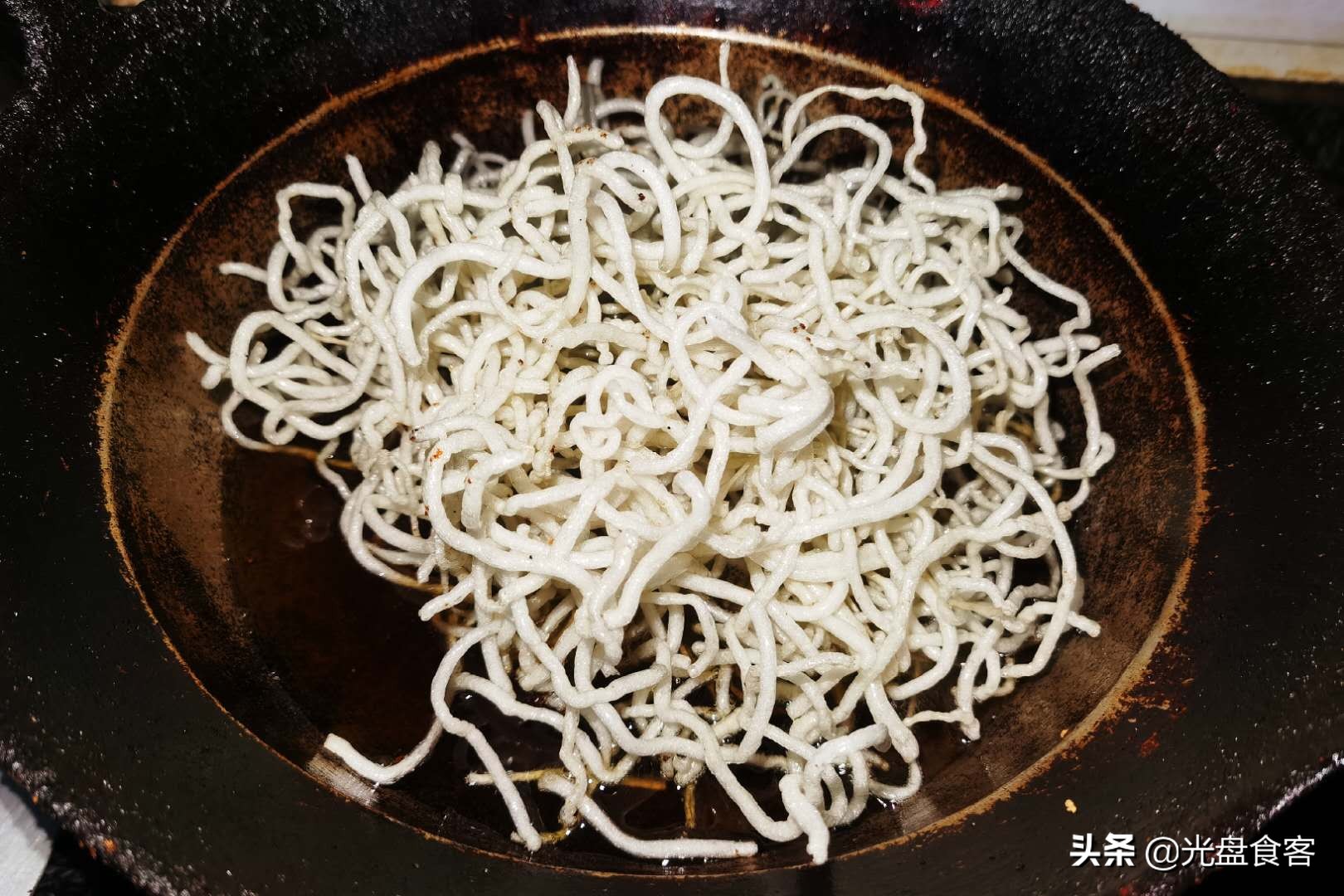 明日立冬，香菜馅饺子，馅香味美，多给家人吃，过冬身体棒