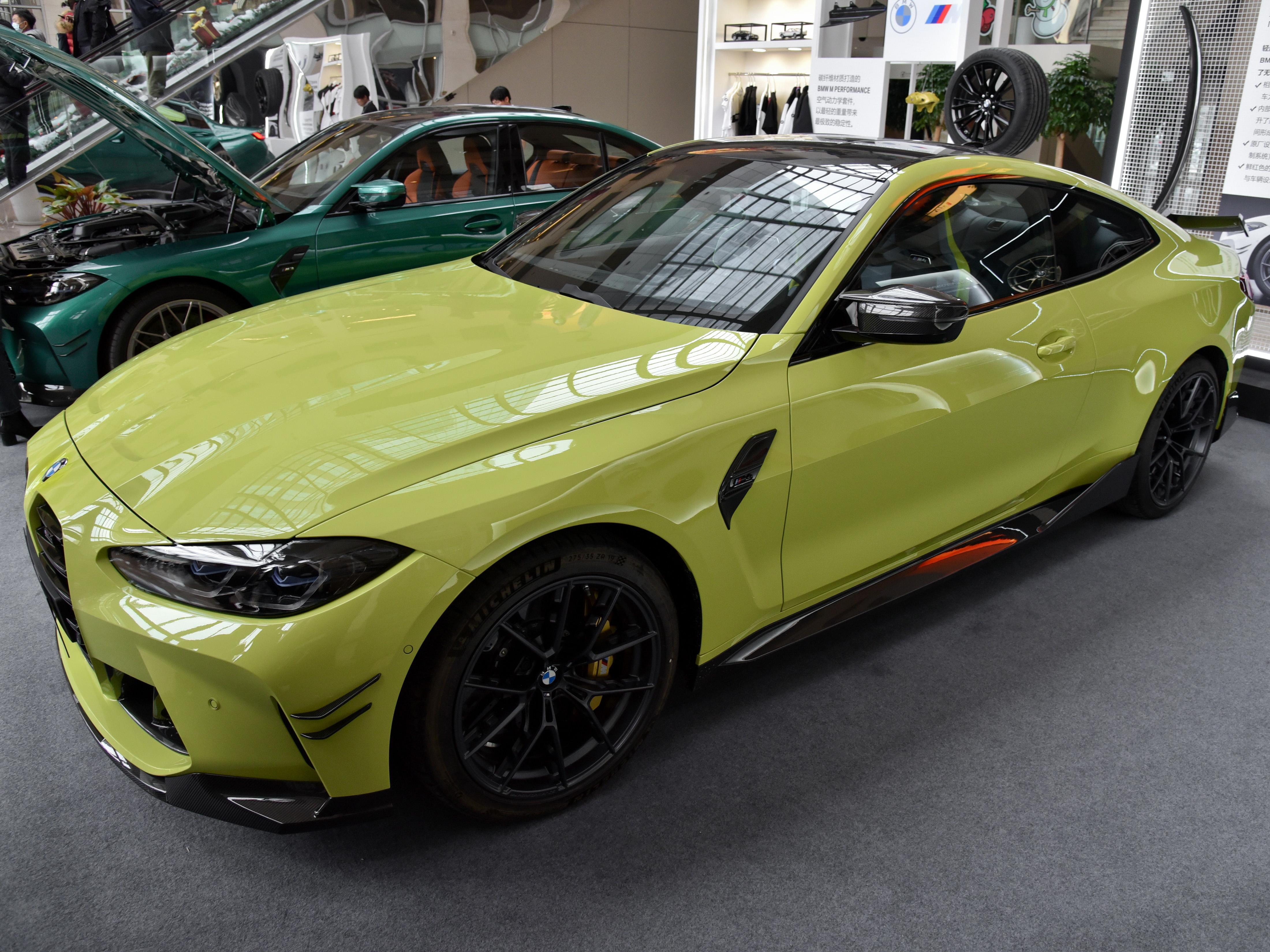 高性能的代名词,原装进口双涡轮6缸车,实拍宝马m4