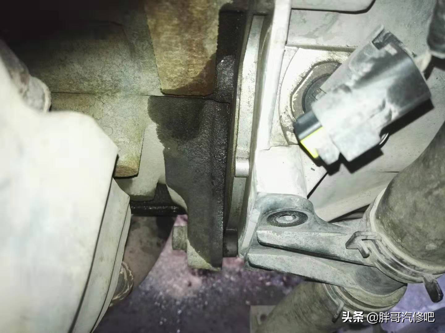 海马王子车主违规启动车辆被曝光，改装行为引发安全担忧