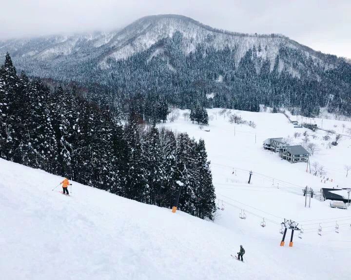 高市滑雪场门票多少(过年滑雪去！杭州周边滑雪场盘点，十大冰雪世界，最快0.5h到达)