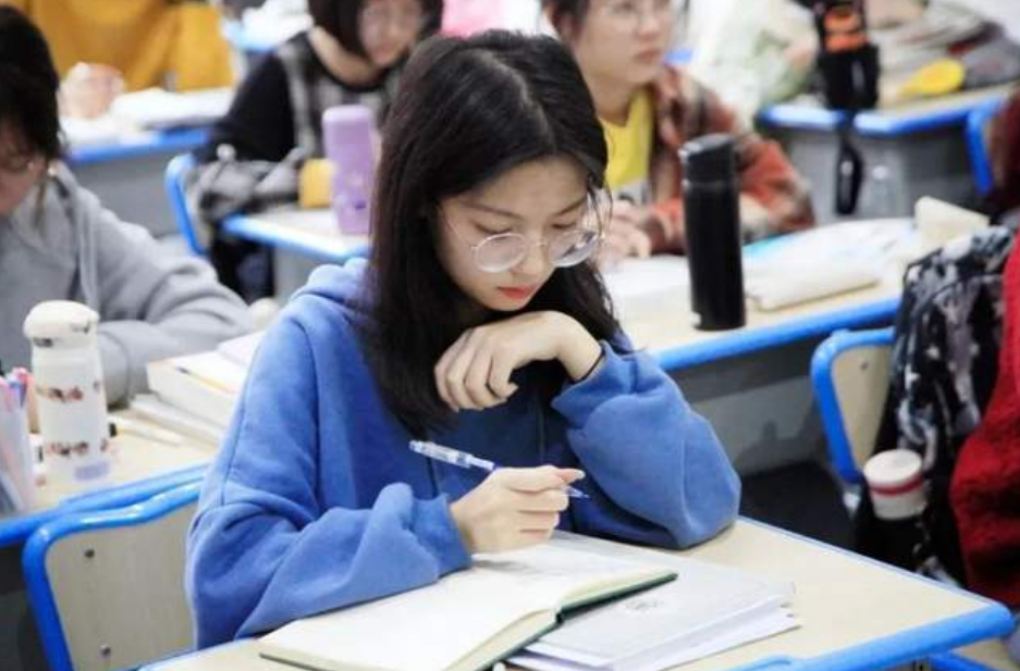 2021福建考生，高考成绩需达到多少分，才有机会上厦大、福大？