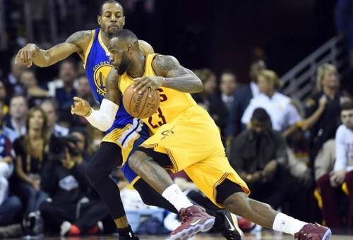 nba为什么不敢放科比投（为什么科比库里经常遇到战术包夹，而詹皇就没有这种待遇呢？）