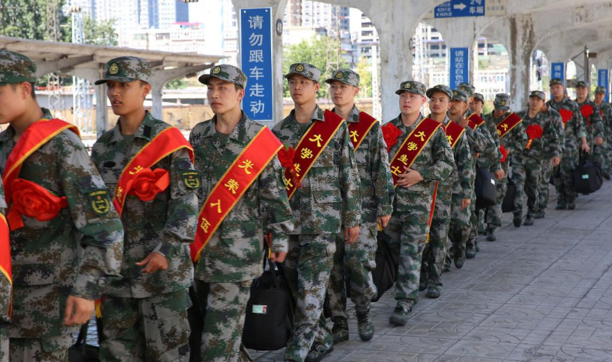 大学生“当兵”有讲究，选对入伍时间，可以达到事半功倍的效果