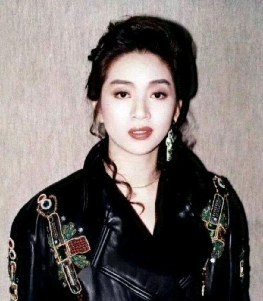 资深娱记曝梅艳芳隐秘情史 黄朗维18年感情纠缠