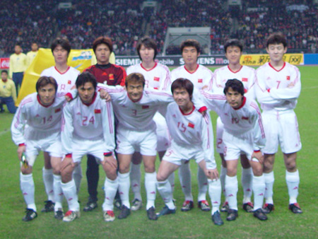 2002世界杯巴西對中國上場（多么冒險！2003年非典期間，中國隊與巴西隊在廣州踢了場友誼賽）