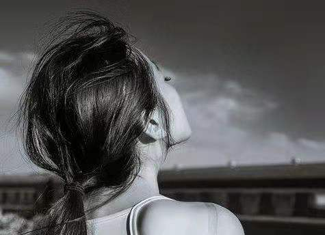 伤感扎心语录短句视频(伤感扎心语录短句)