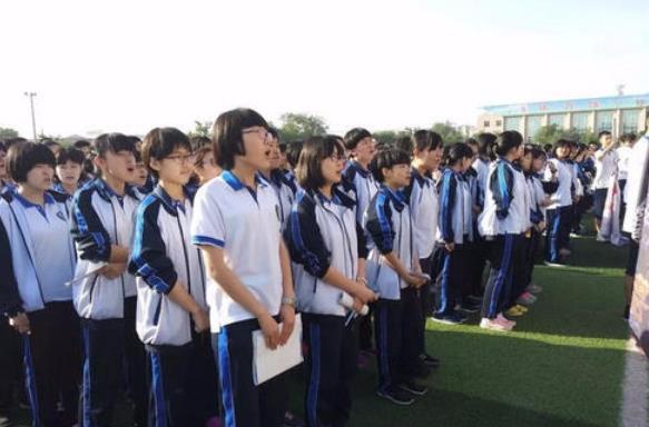 高考工厂遭遇滑铁卢，1万考生里只有1人考上清华，毛坦厂咋了？