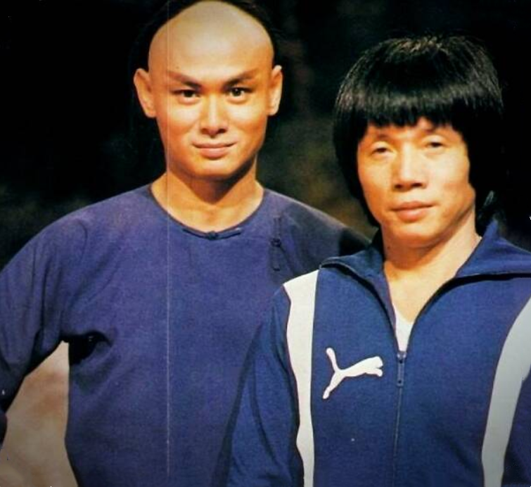 那时的刘家班已经十分知名,但刘家辉十分低调,从未跟同事说起家人.