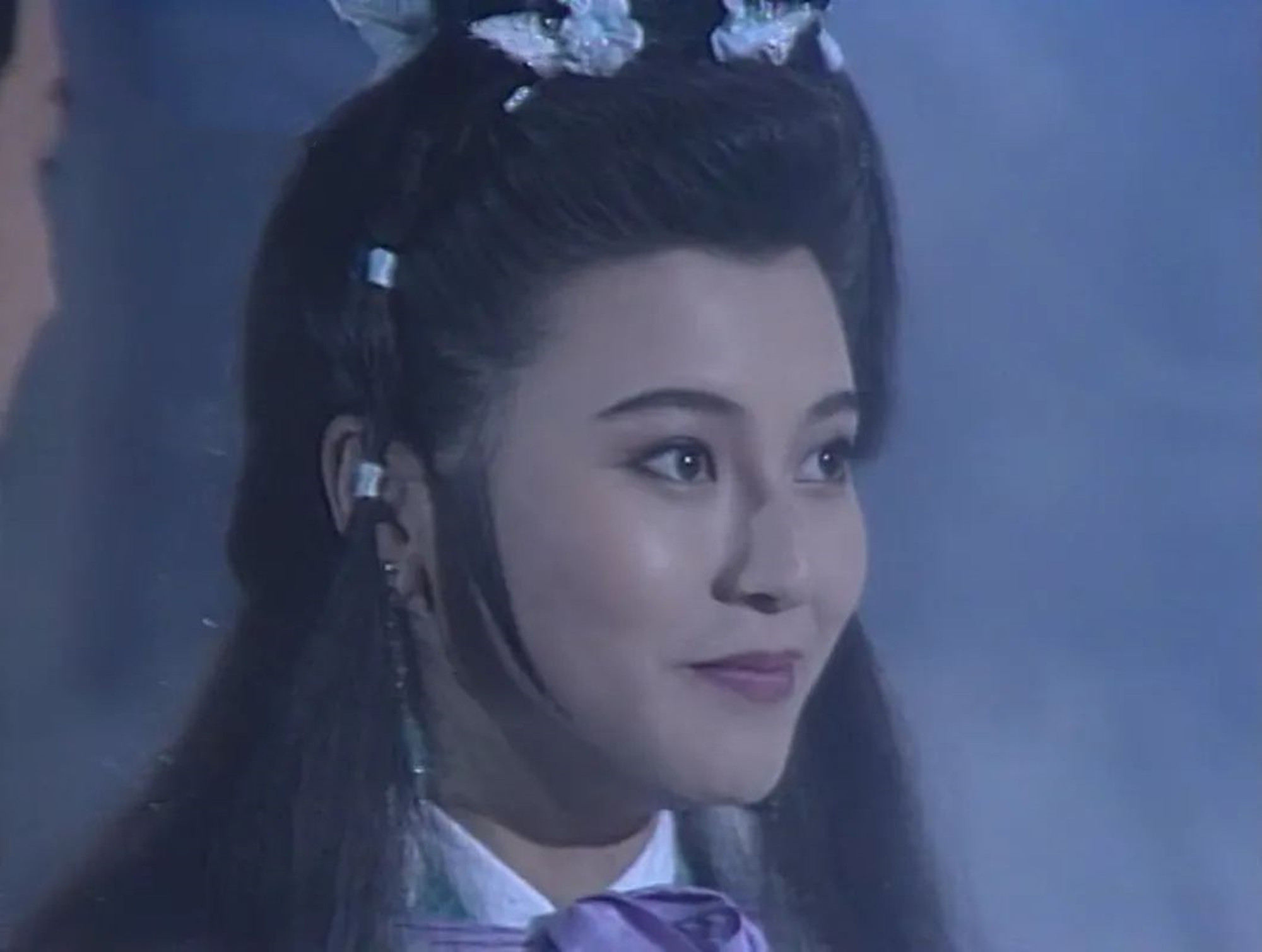 蔡晓仪(朱菁照)但尹天照在主演这部剧之后就离开了atv,其后的作品也