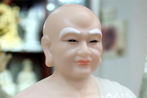 金蝉子是如来佛二徒弟，谁是大弟子？做了啥，唐僧遭贬十世方成人