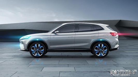 飞凡MARVEL-R4.8S破百，全球首款搭载5G通信模块