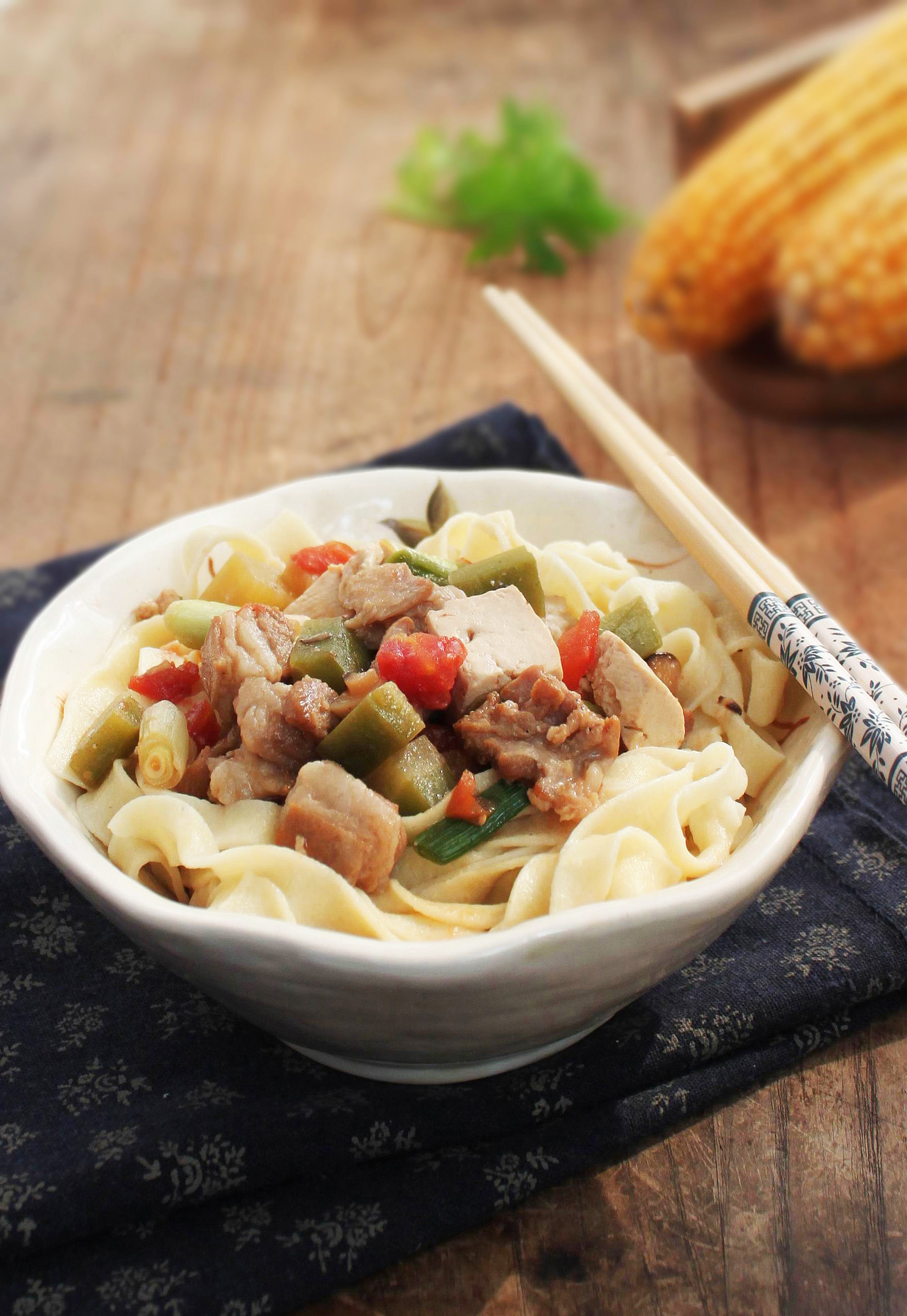 二,腊八面3,粥凉了以后会变浓稠,记得依你喜欢的浓稠度增减水分.