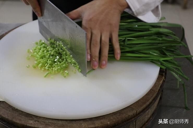 鱼肉馅饺子配什么菜好（鲜嫩无比的鱼肉饺子做法分享）