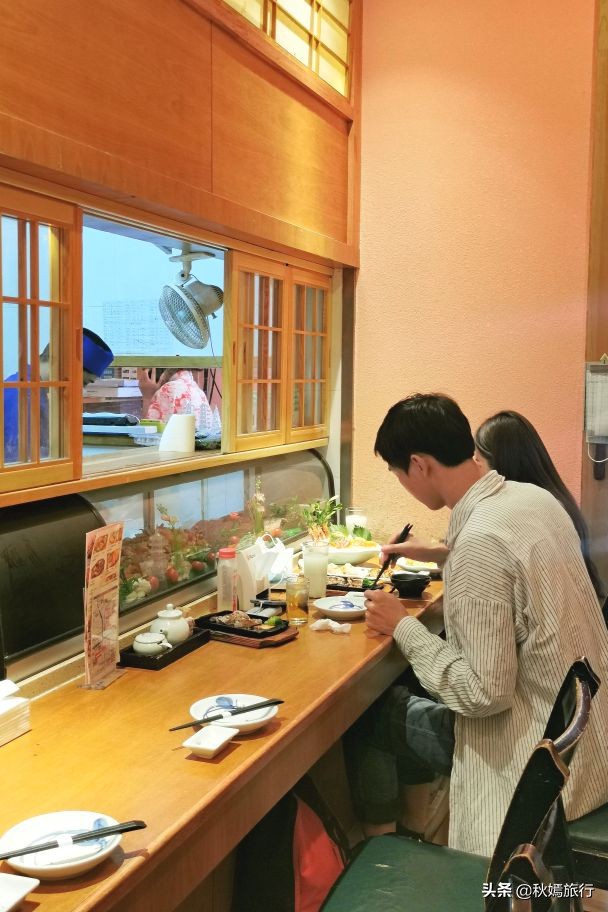 打卡苏州网红美食街，浓郁的日式风情，日料自助餐人均150元