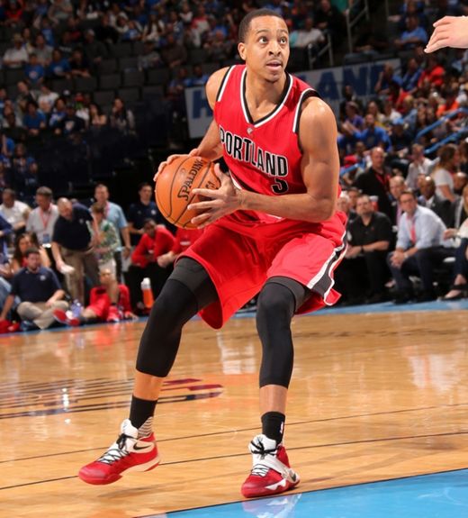 nba和歐冠哪個累（足球籃球哪個更累？數據顯示歐冠和NBA每分鐘跑動距離相當）