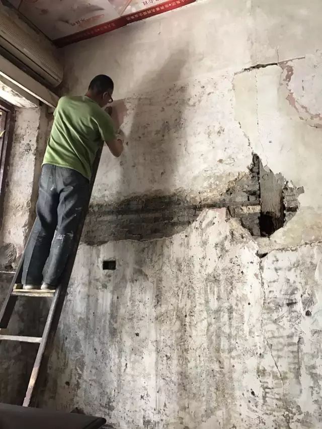 上海35㎡蜗居，爆改后惊艳变身一室一厅有花有草的小复式