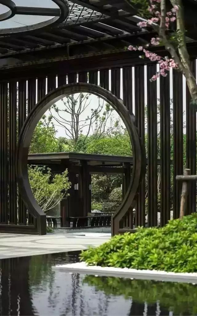 借用古典的手法，打造现代中式庭院