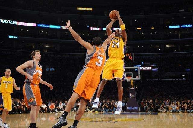 nba后仰投篮大师有哪些（NBA后仰跳投最难以置信的四大球员，乔丹科比上榜，他是后趟跳投）