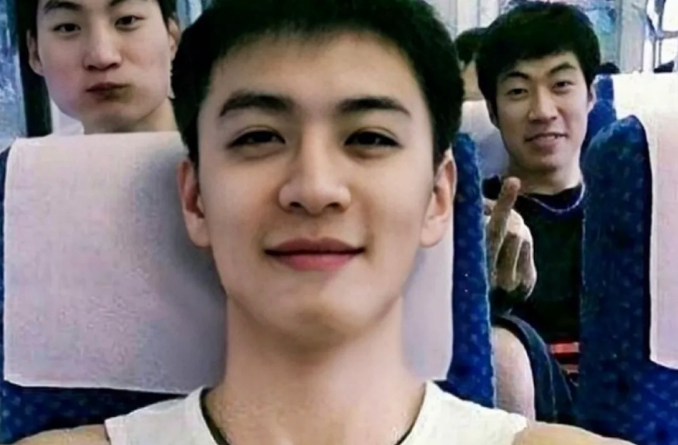 杨鸣图片("体坛第一帅哥"?我承认我心动了)