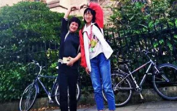 高考语文146分的卷面长啥样？“印刷体”般的字迹，舍不得扣分