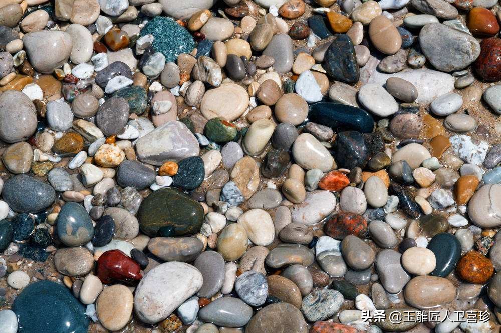 奇石这里定义了两种奇石:一种是稀有的石头种类;另一种是有特点和意境