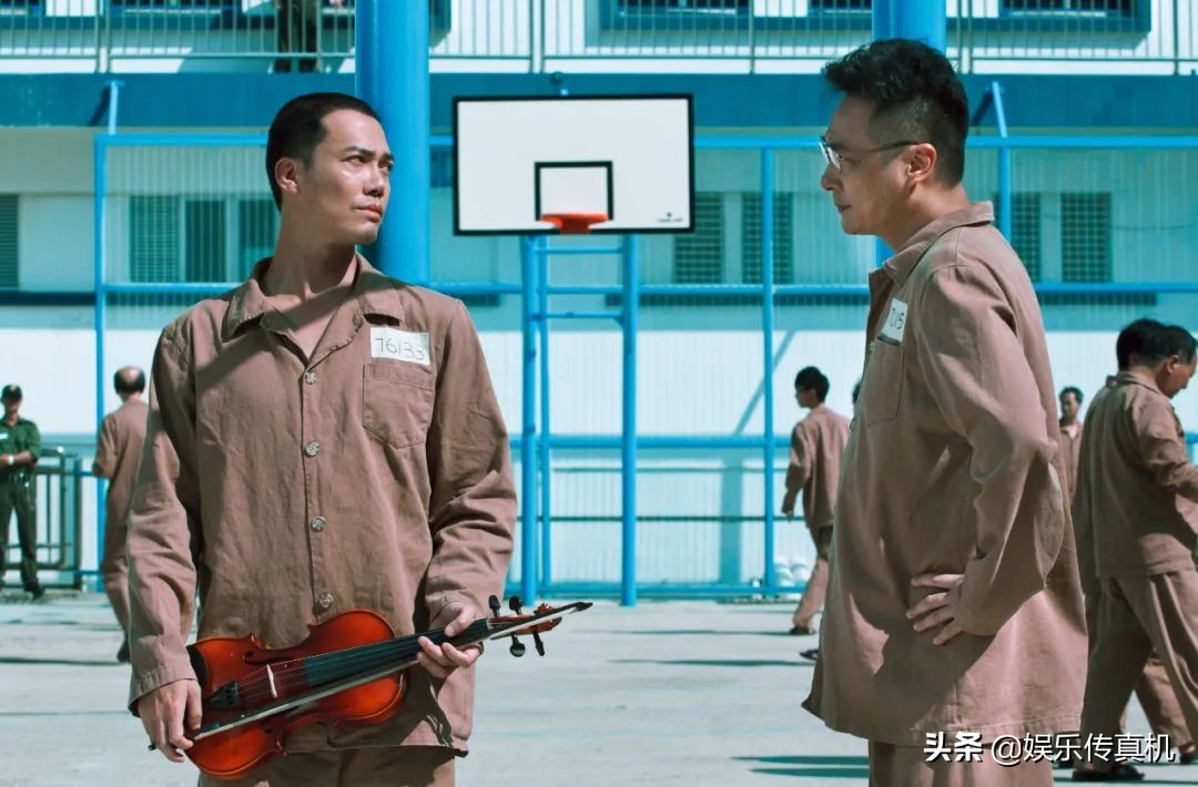 学警狙击粤语迅雷下载下载(TVB拍了很多经典系列，但《学警狙击》尤为特别)