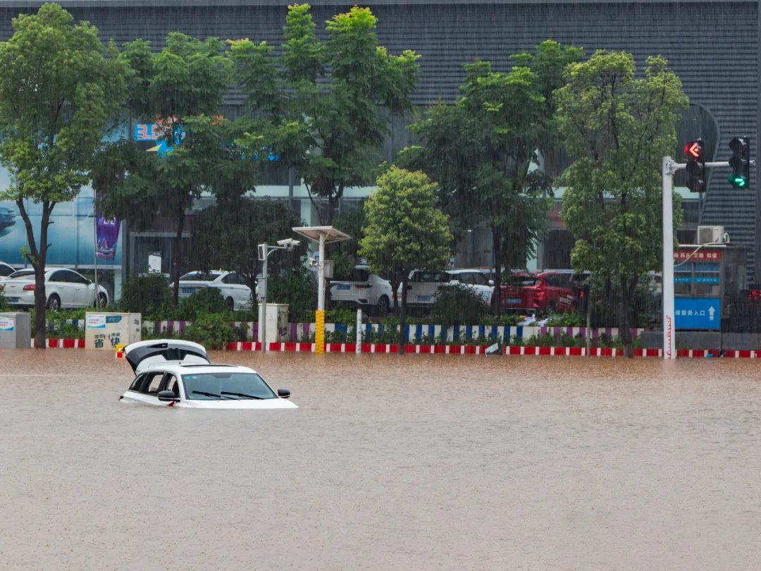 地理中国2013年全集(中国暴雨往事：2000年来，被水淹没的历史)
