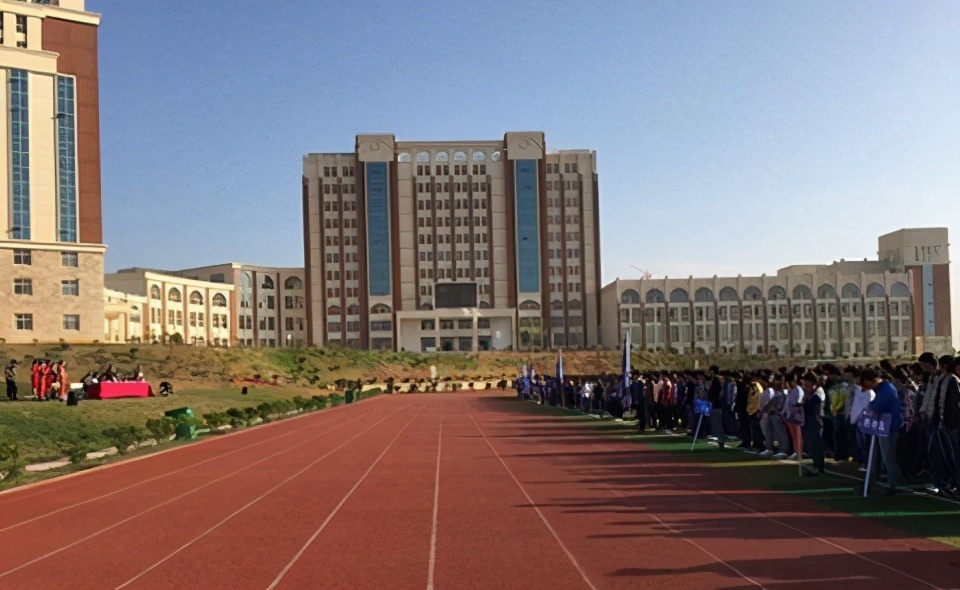 云南外事外语职业学院五年制大专2021年（杨林校区）收费官方发布