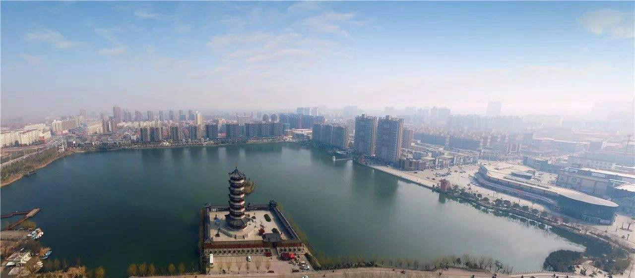 因为邑有柘沟环流,两岸柘树丛生,而得名"柘县",后于隋朝时期定名"柘城