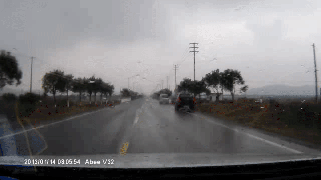 强行加塞，恶意别车？行车记录仪一键举报了解一下